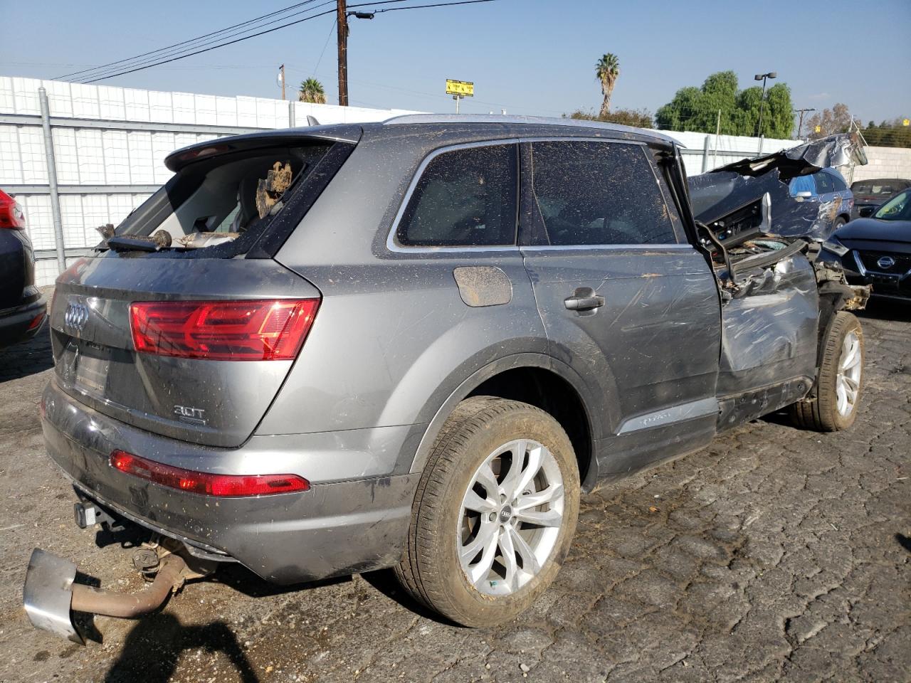 Photo 4 from auction – 2017 AUDI Q7 PREMIUM with VIN WA1AAAF71HD010188