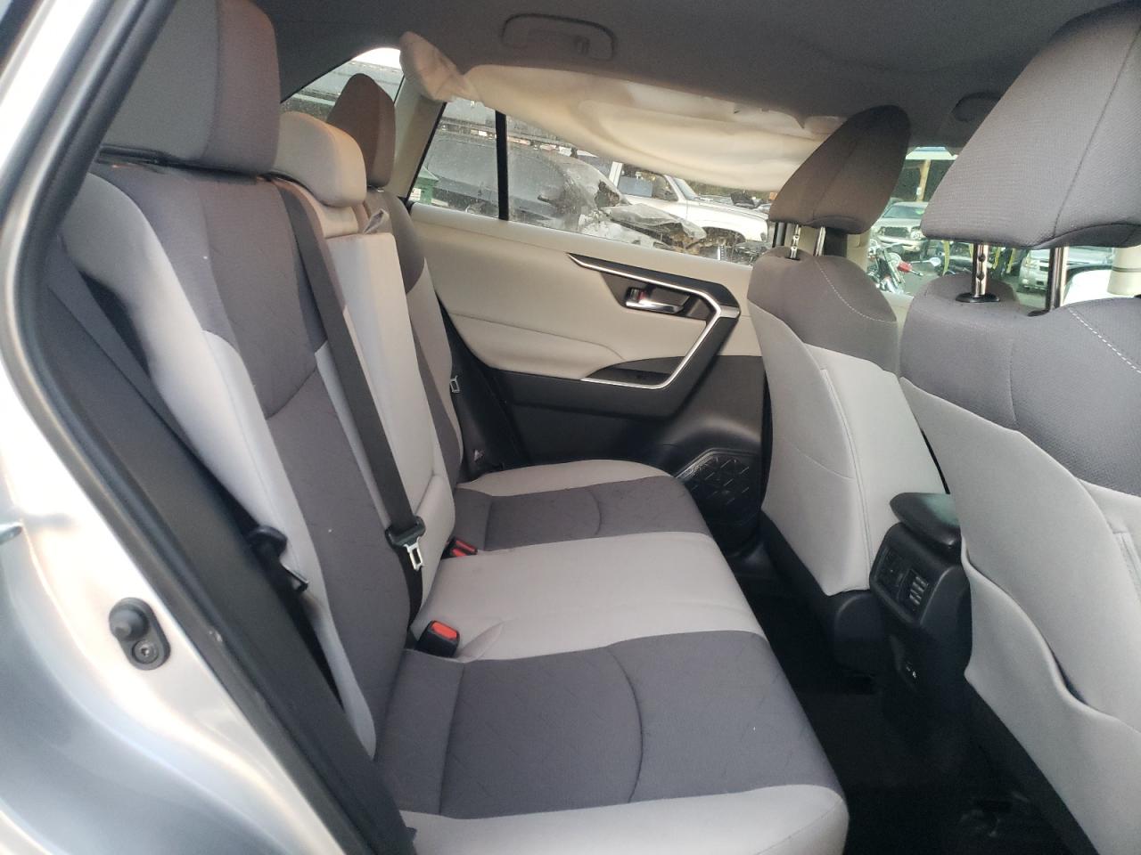 Photo 18 from auction – 2021 TOYOTA RAV4 XLE with VIN 2T3P1RFV7MC231516