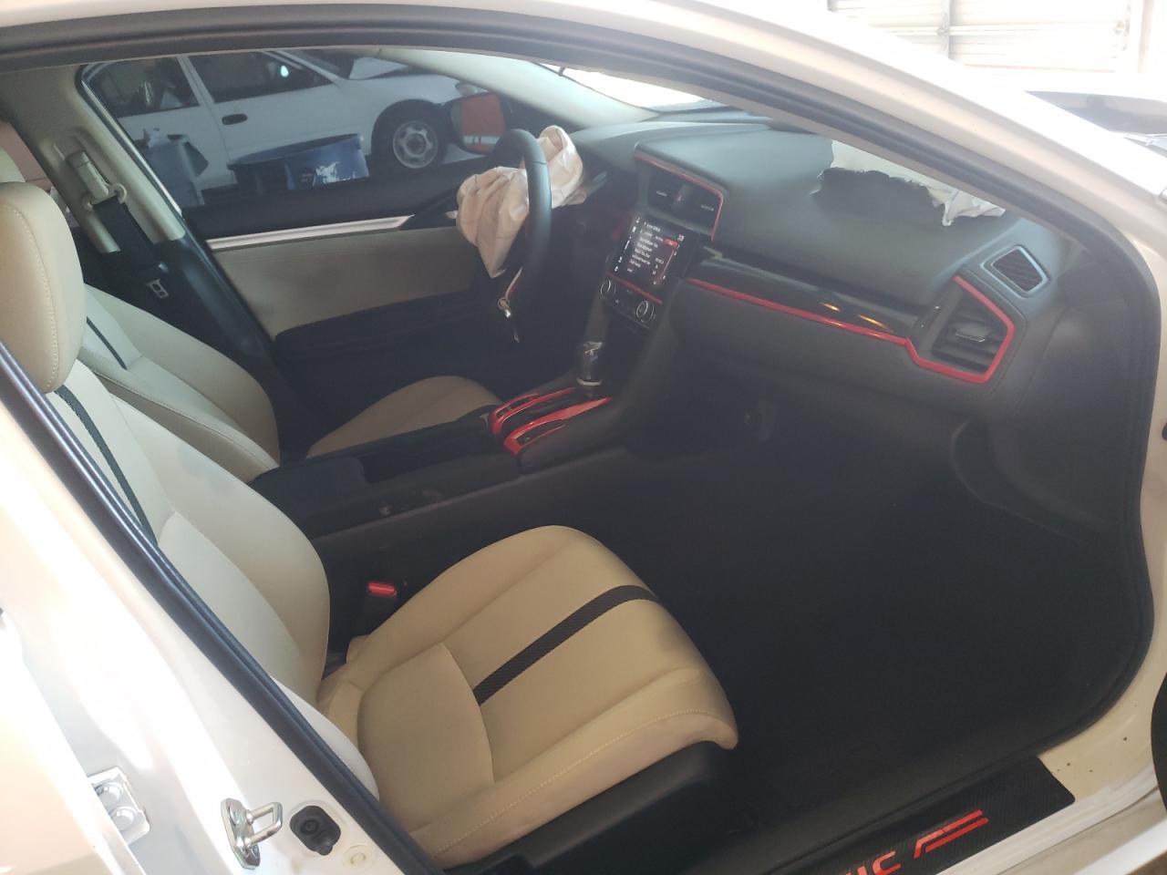 Photo 5 from auction – 2016 HONDA CIVIC EX with VIN 19XFC2F77GE031278