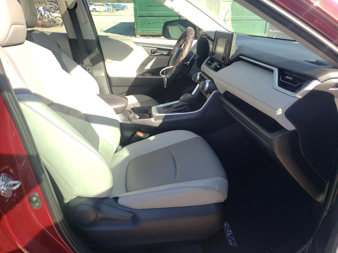 Photo 5 from auction – 2019 TOYOTA RAV4 XLE P with VIN 2T3C1RFVXKC013663