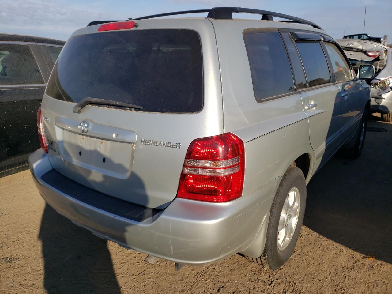 Photo 4 from auction – 2003 TOYOTA HIGHLANDER with VIN JTEHF21A730125579
