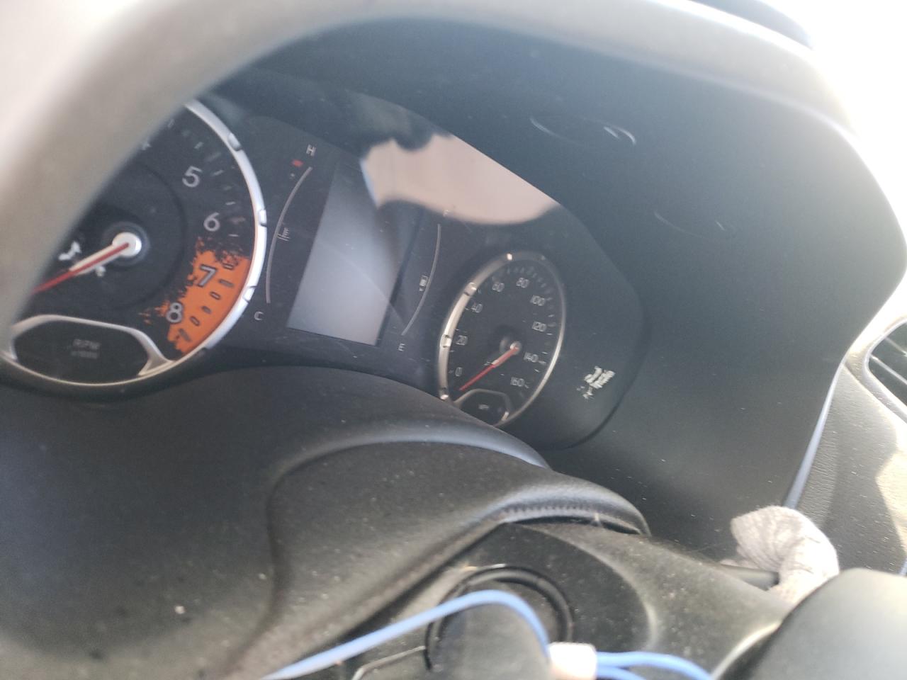 Photo 8 from auction – 2018 JEEP RENEGADE S with VIN ZACCJBAB2JPH48945