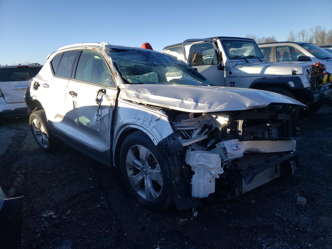 Photo 1 from auction – 2019 VOLVO XC40 T5 MO with VIN YV4162UK3K2145838
