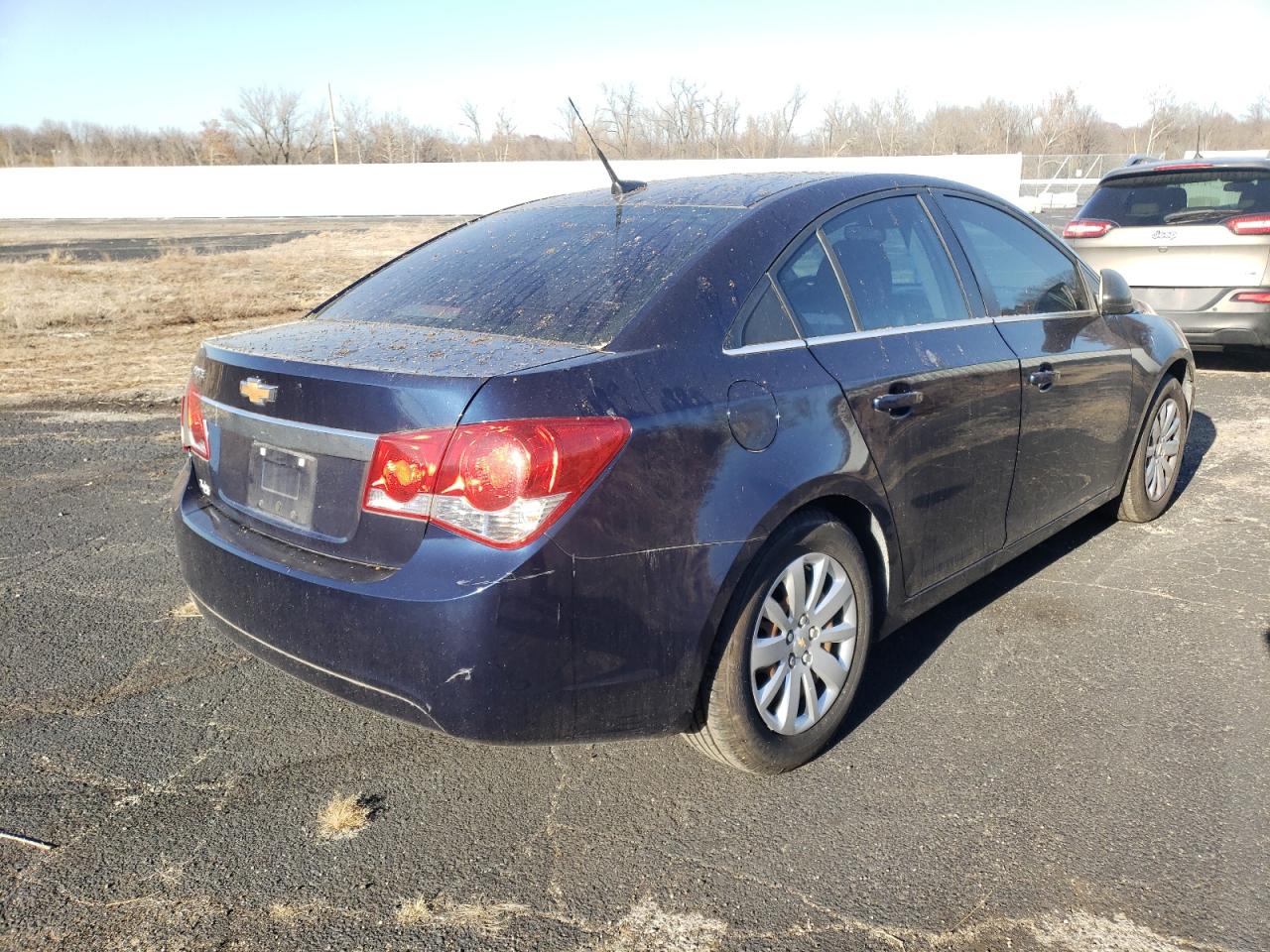 Photo 4 from auction – 2011 CHEVROLET CRUZE LS with VIN 1G1PC5SH7B7241871