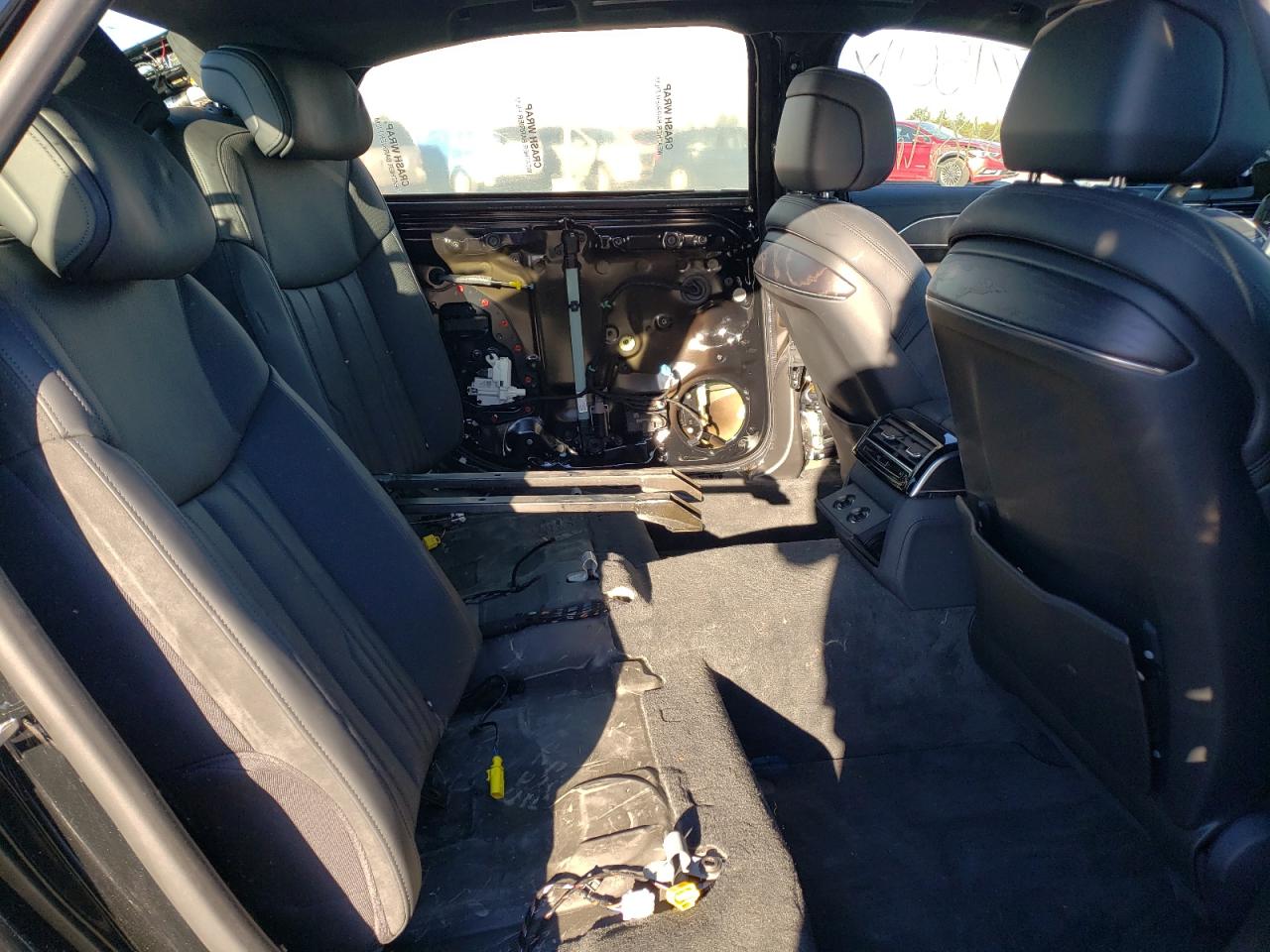 Photo 6 from auction – 2020 AUDI A8 L E with VIN WAU8HAF84LN008945