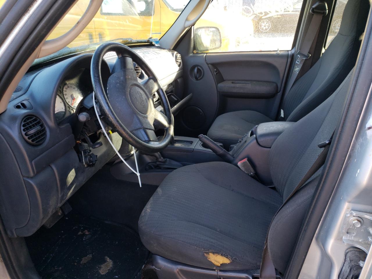 Photo 9 from auction – 2003 JEEP LIBERTY SP with VIN 1J4GL48K03W732711