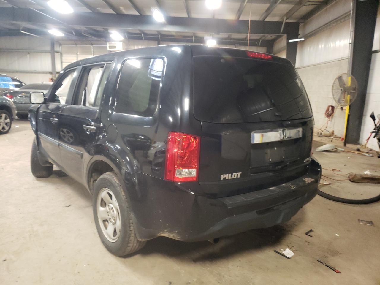 Photo 3 from auction – 2013 HONDA PILOT LX with VIN 5FNYF4H28DB064339