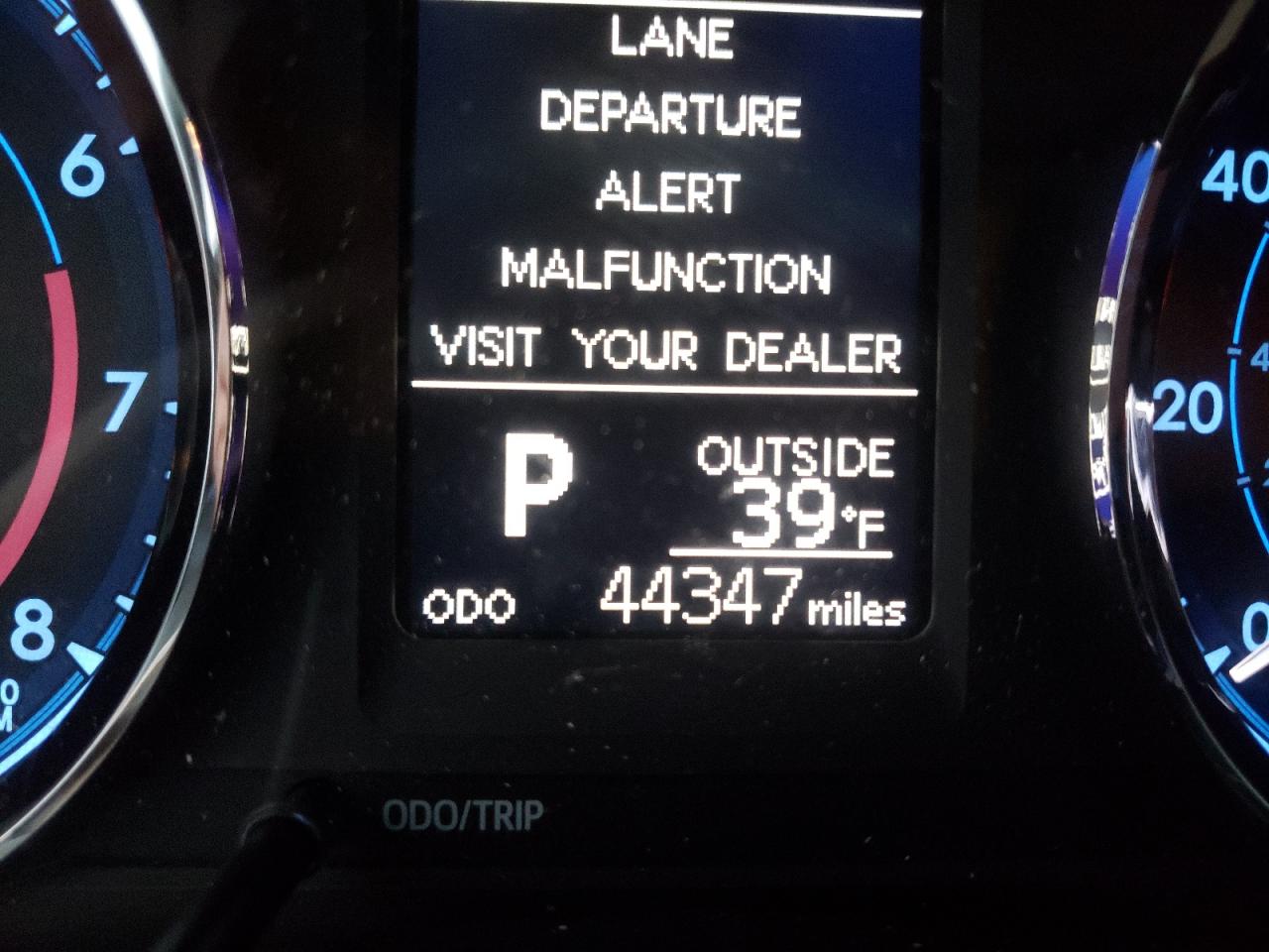 Photo 8 from auction – 2018 TOYOTA COROLLA L with VIN 2T1BURHE0JC094454