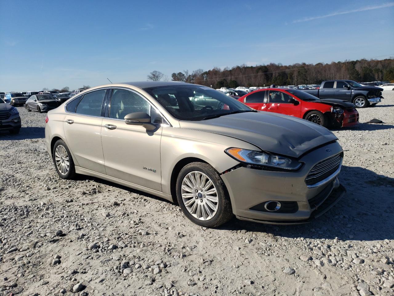FORD FUSION SE 2015 with VIN 3FA6P0LU0FR219642 - Photo from auction