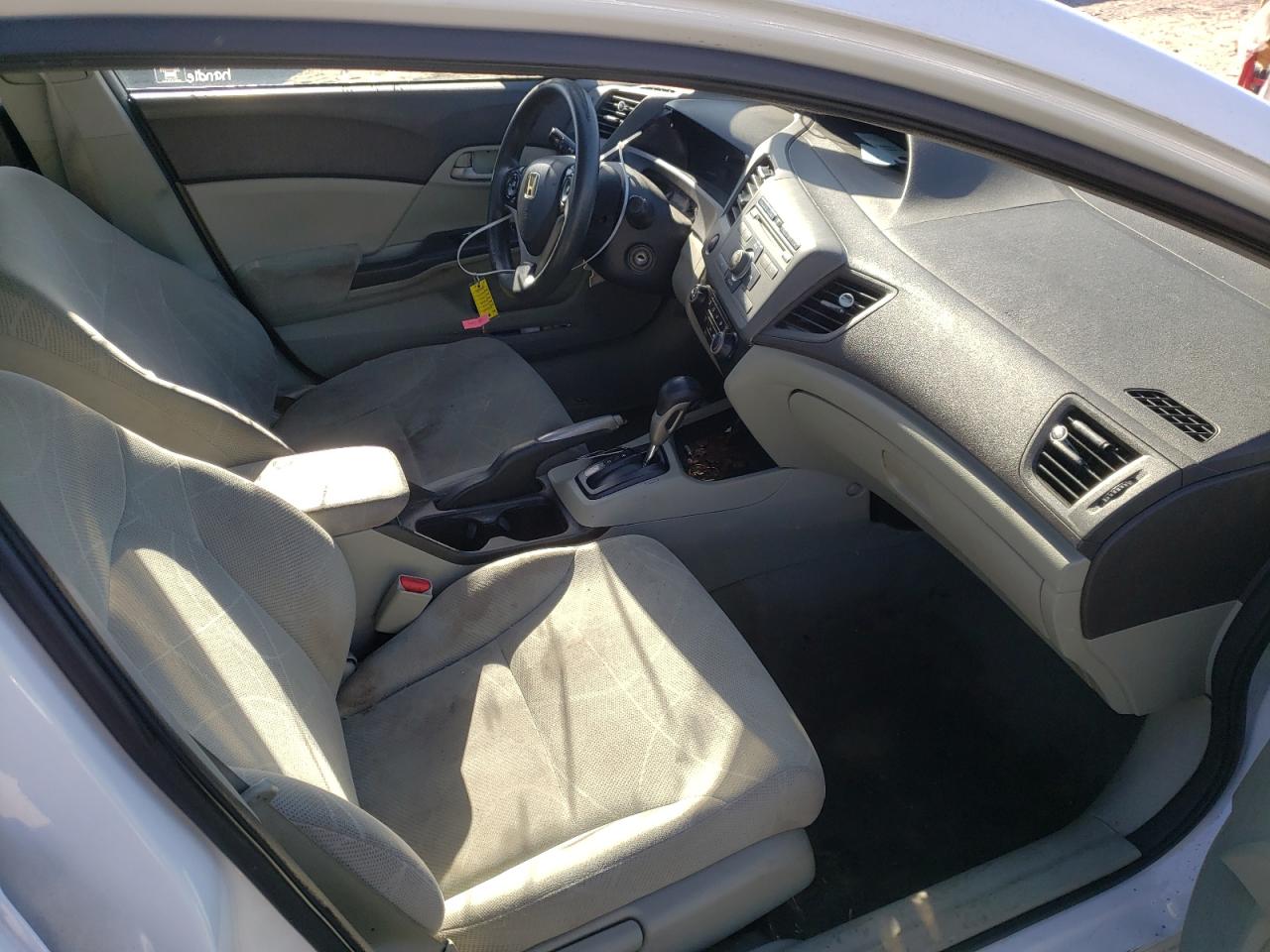 Photo 5 from auction – 2012 HONDA CIVIC LX with VIN 2HGFB2F52CH300160