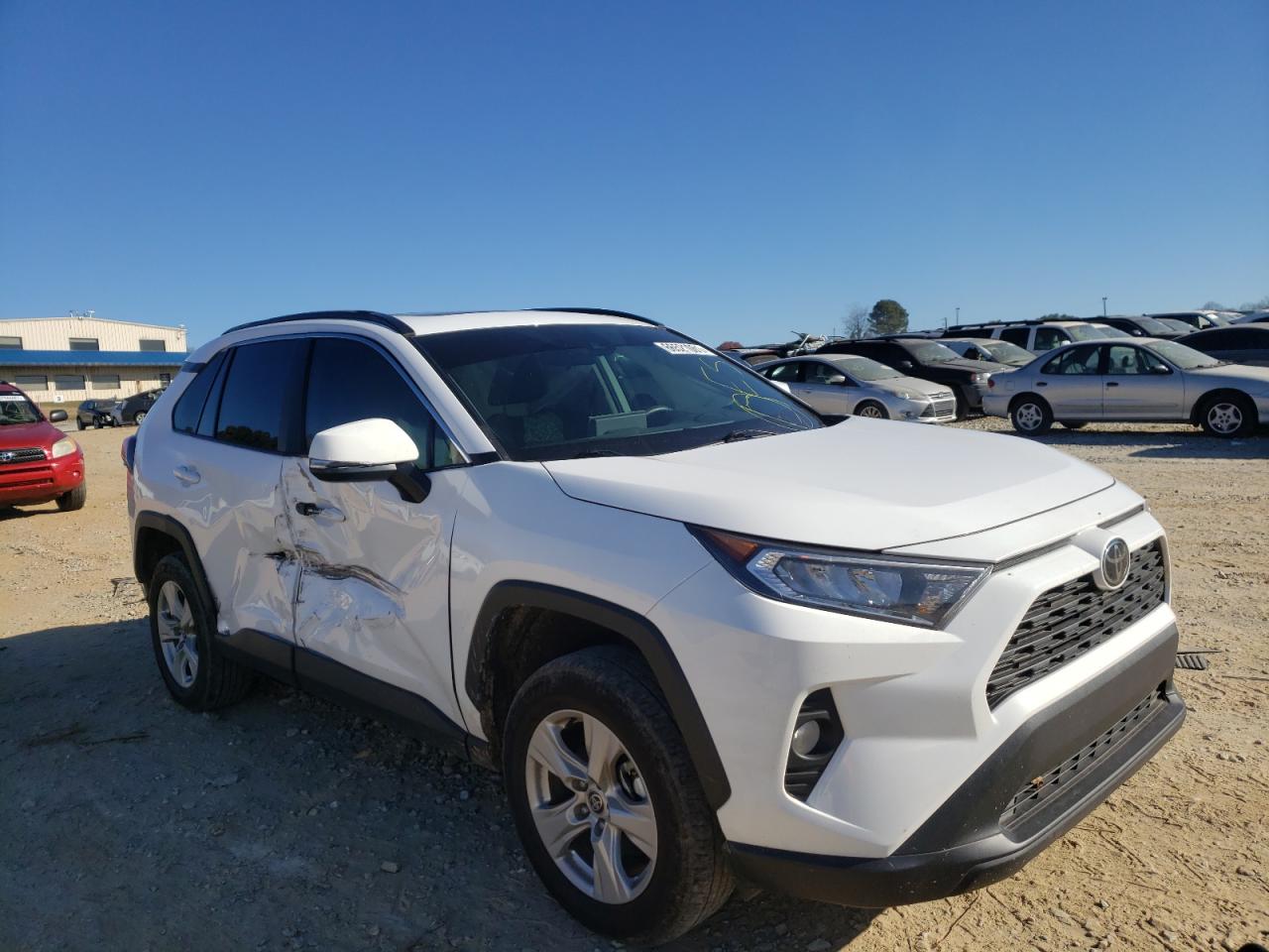 TOYOTA RAV4 XLE 2021 with VIN 2T3P1RFV6MC173799 - Photo from auction