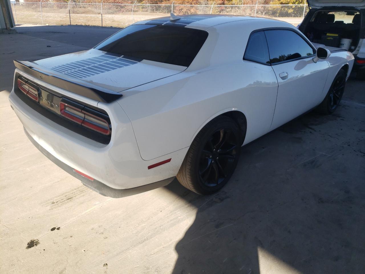 Photo 4 from auction – 2016 DODGE CHALLENGER with VIN 2C3CDZAG0GH129173