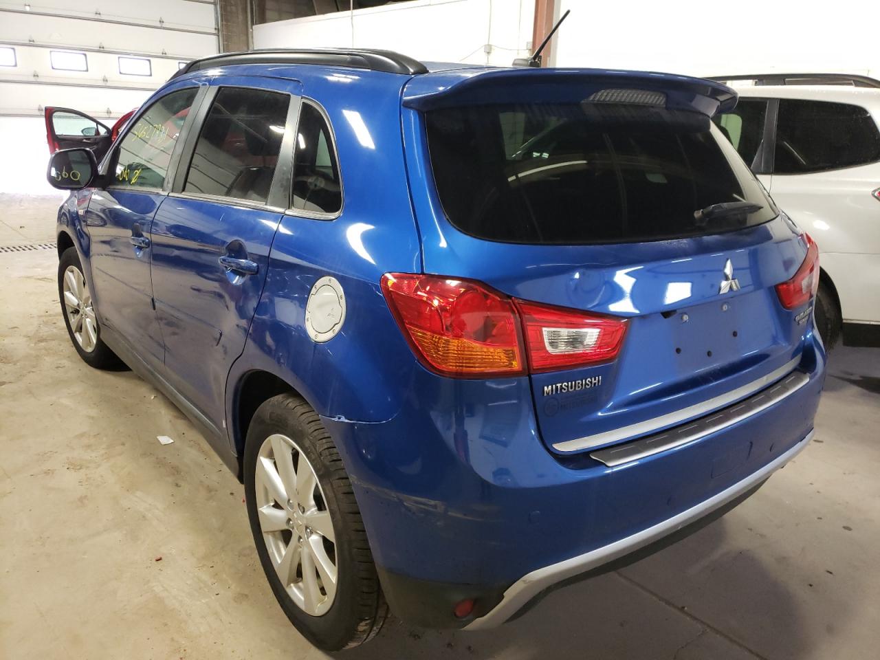 صورة رقم 3 من المزاد - 2015 MITSUBISHI OUTLANDER مع VIN 4A4AR4AU5FE005783