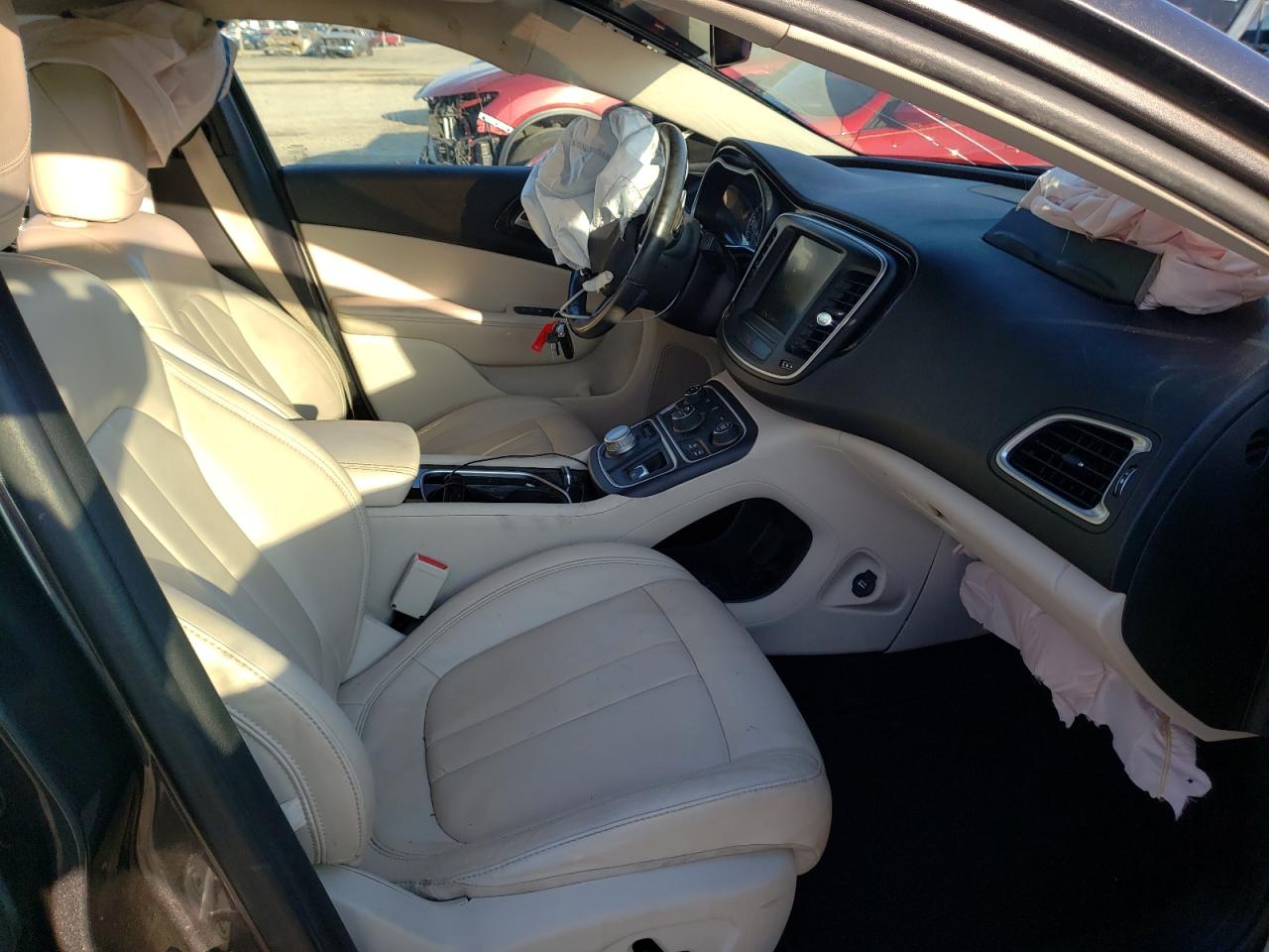 Photo 5 from auction – 2015 CHRYSLER 200 C with VIN 1C3CCCCG3FN529120