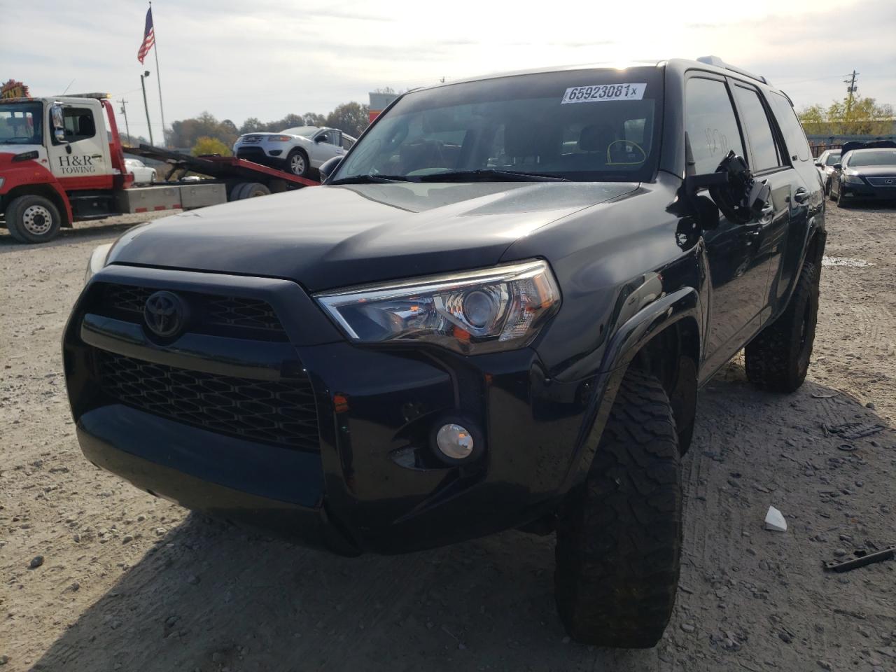Photo 2 from auction – 2014 TOYOTA 4RUNNER SR with VIN JTEBU5JR9E5193648
