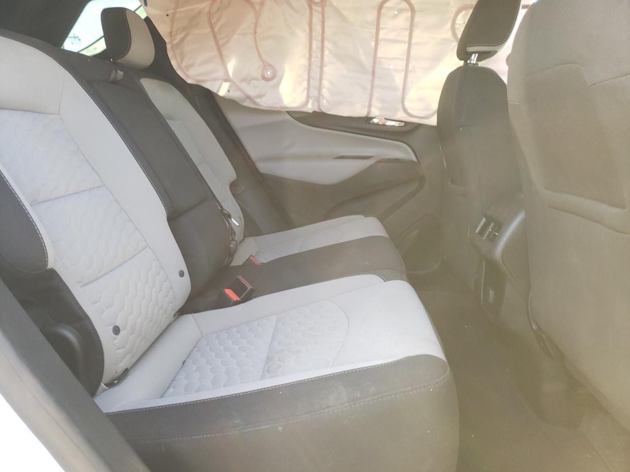 Photo 6 from auction – 2018 CHEVROLET EQUINOX LS with VIN 2GNAXREV0J6329743