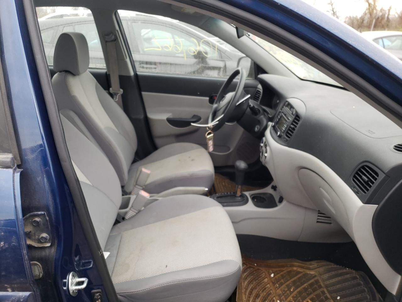 Photo 5 from auction – 2010 HYUNDAI ACCENT GLS with VIN KMHCN4AC8AU495651