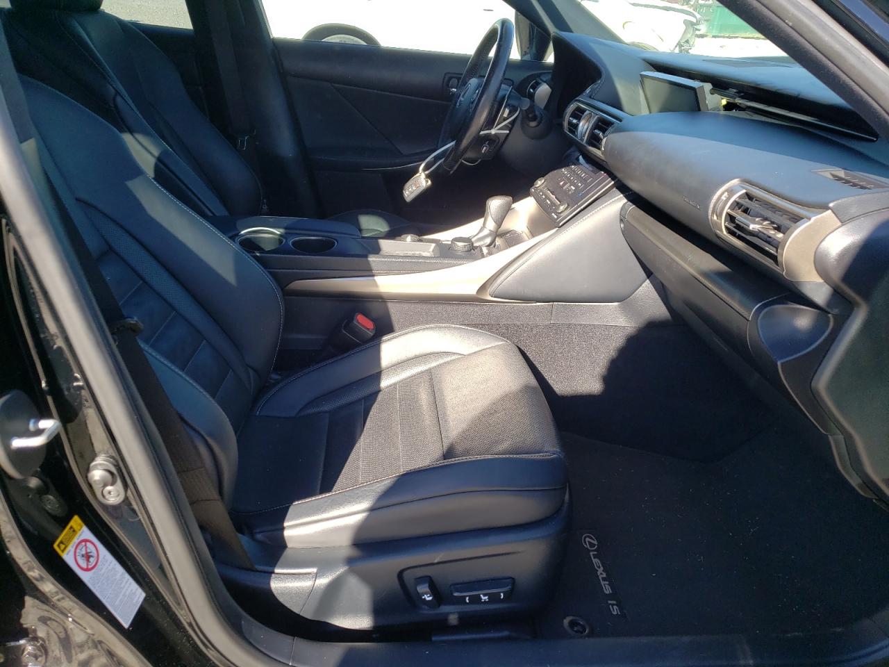 Photo 5 from auction – 2016 LEXUS IS 200T with VIN JTHBA1D25G5005438