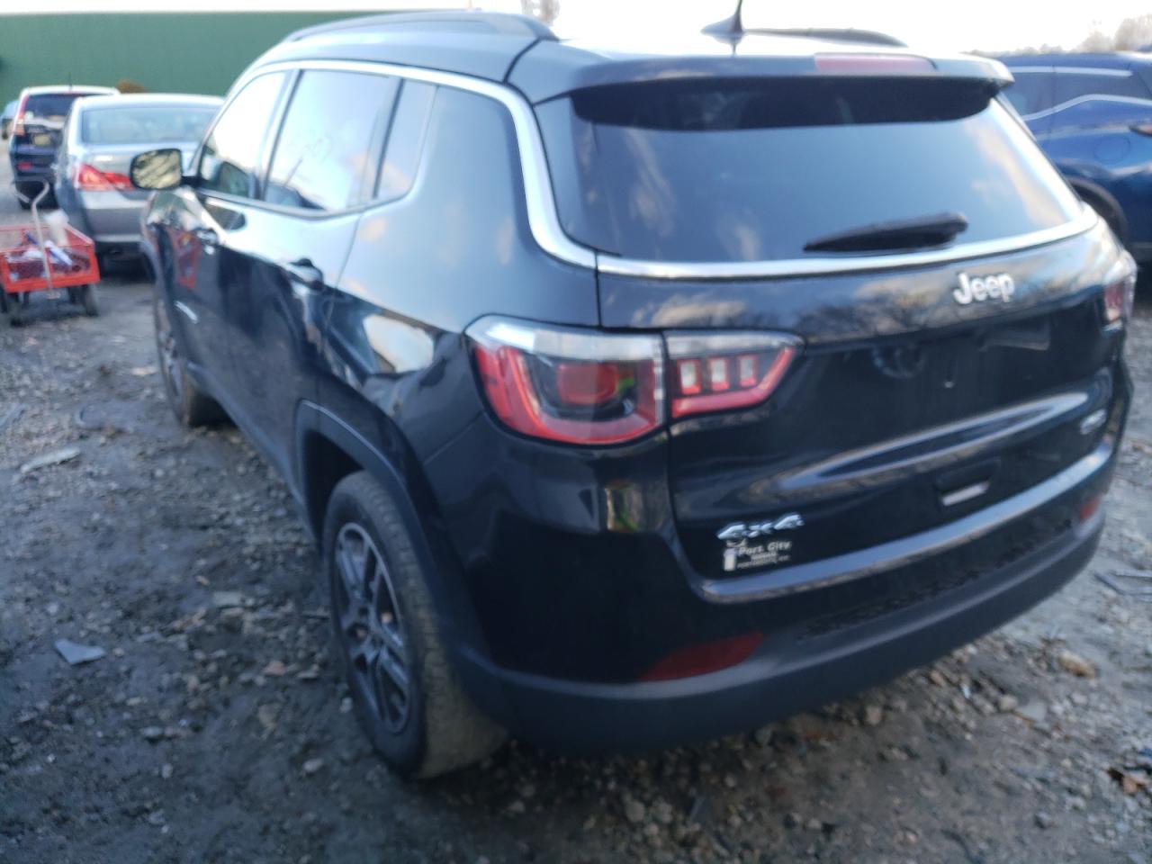 Photo 3 from auction – 2017 JEEP COMPASS LA with VIN 3C4NJDBB2HT693371