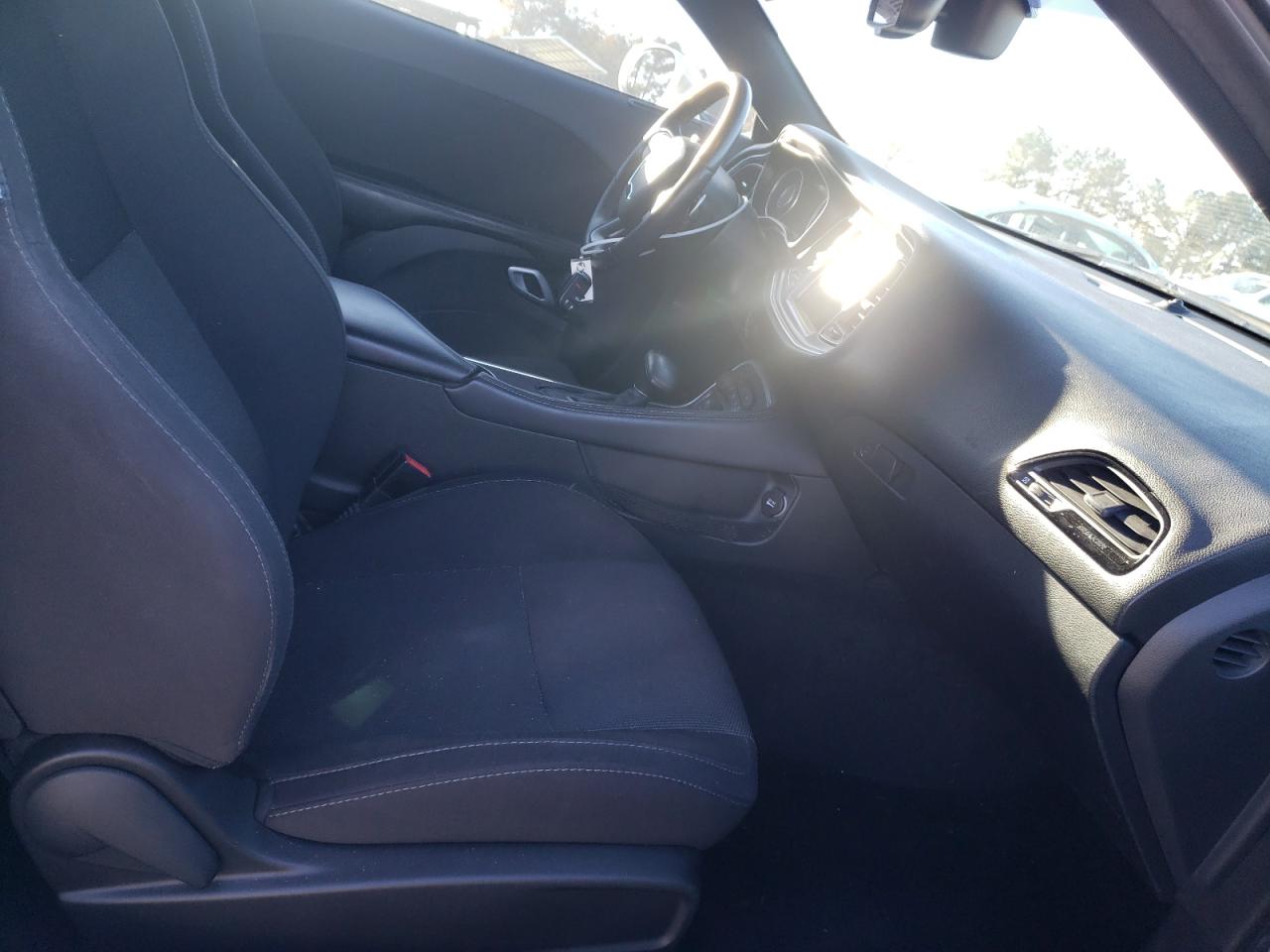 Photo 5 from auction – 2015 DODGE CHALLENGER with VIN 2C3CDZAT7FH804626