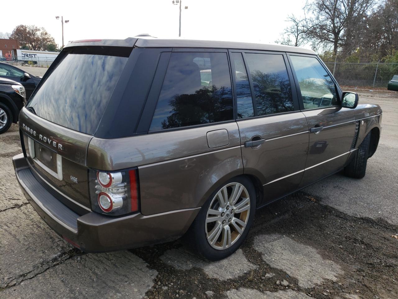 Photo 4 from auction – 2011 LAND ROVER RANGE ROVE with VIN SALMF1D46BA334199