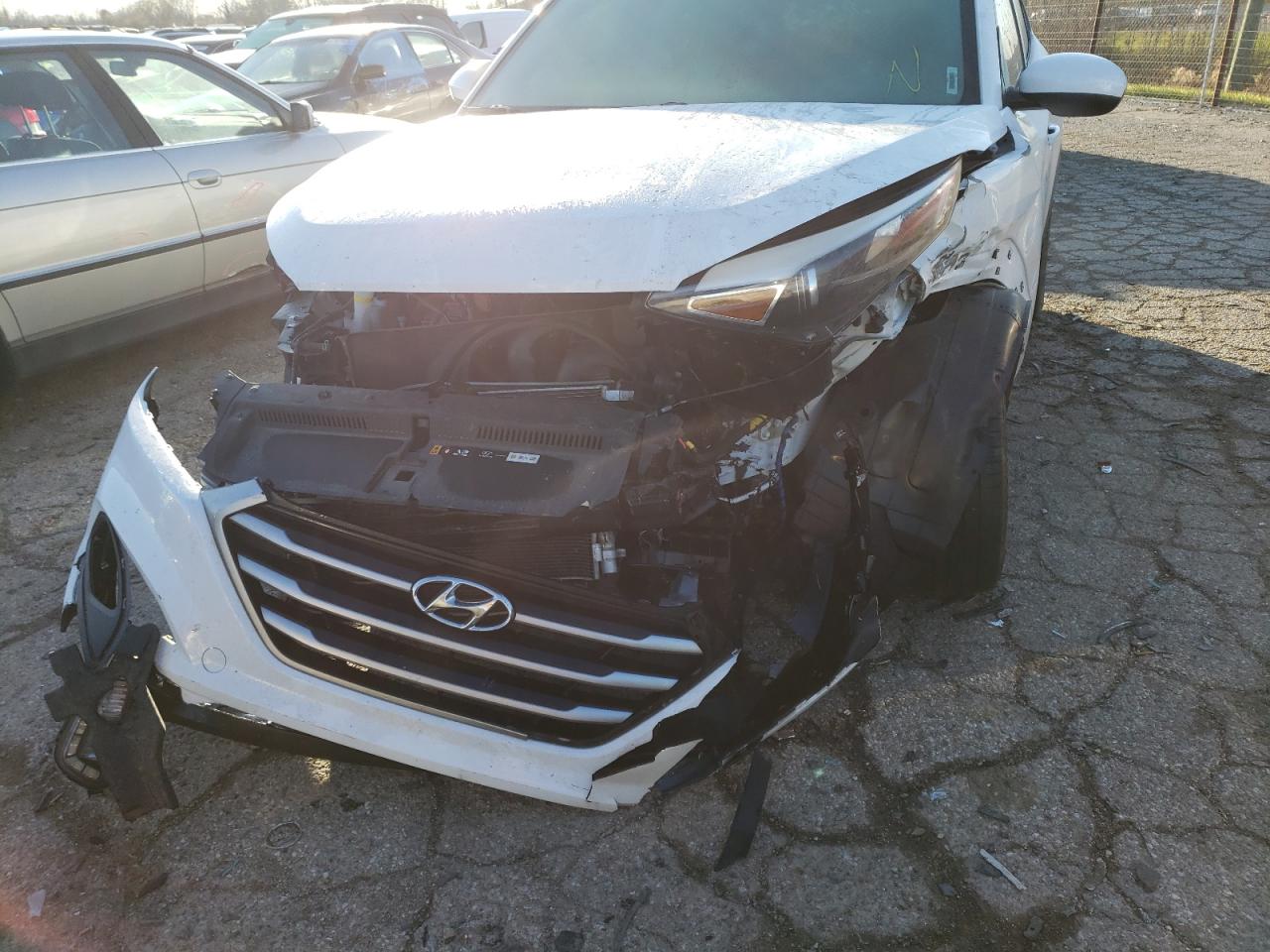 Photo 9 from auction – 2017 HYUNDAI TUCSON LIM with VIN KM8J3CA43HU391675