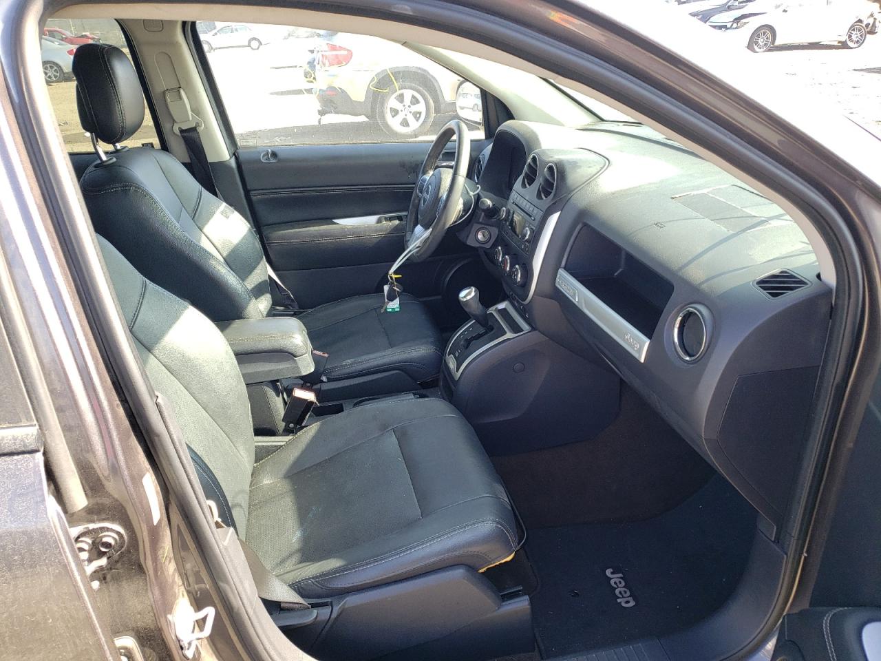 Photo 5 from auction – 2015 JEEP COMPASS LA with VIN 1C4NJCEAXFD368287