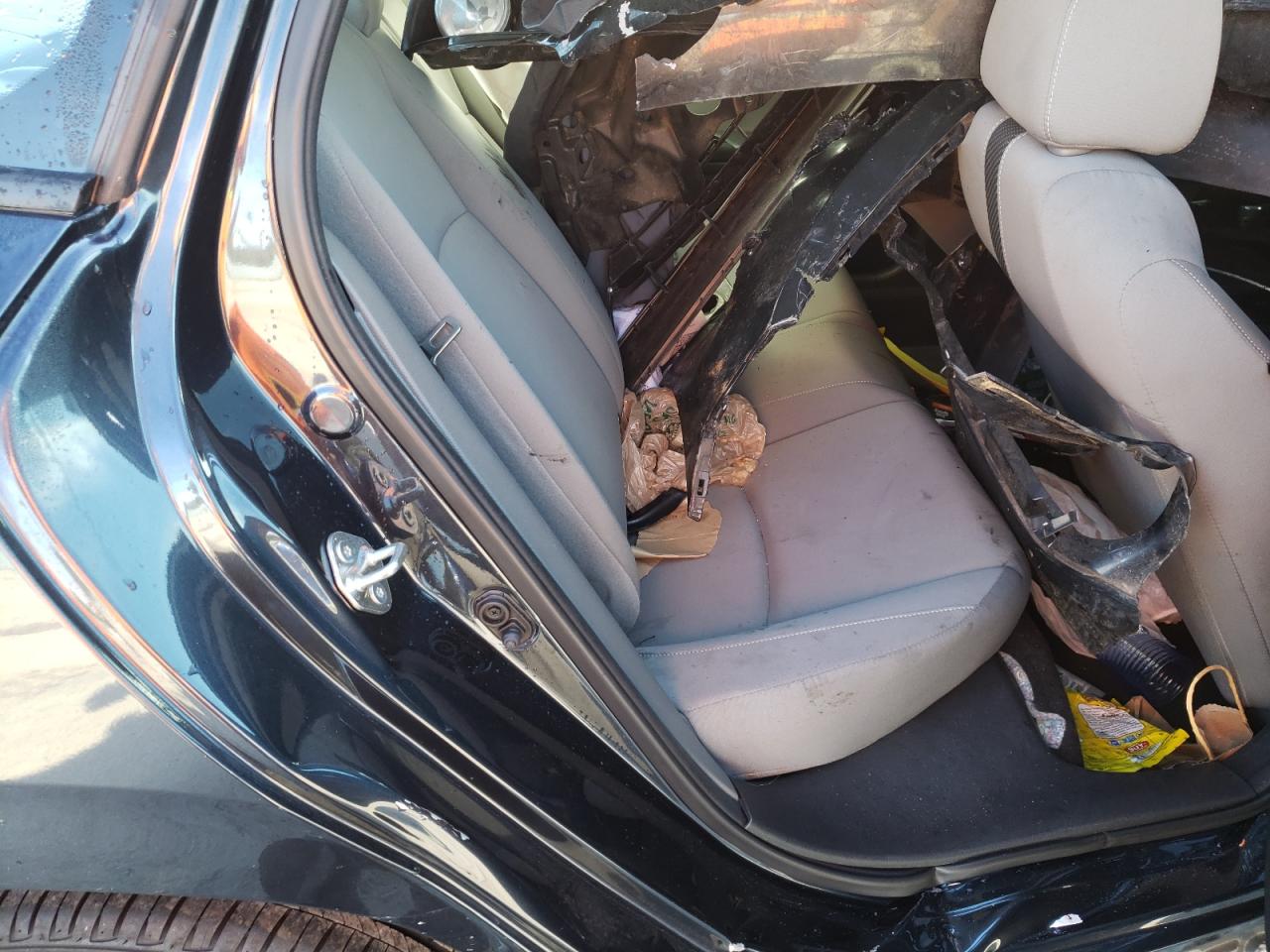 Photo 6 from auction – 2018 HONDA CIVIC LX with VIN 2HGFC2F56JH595841