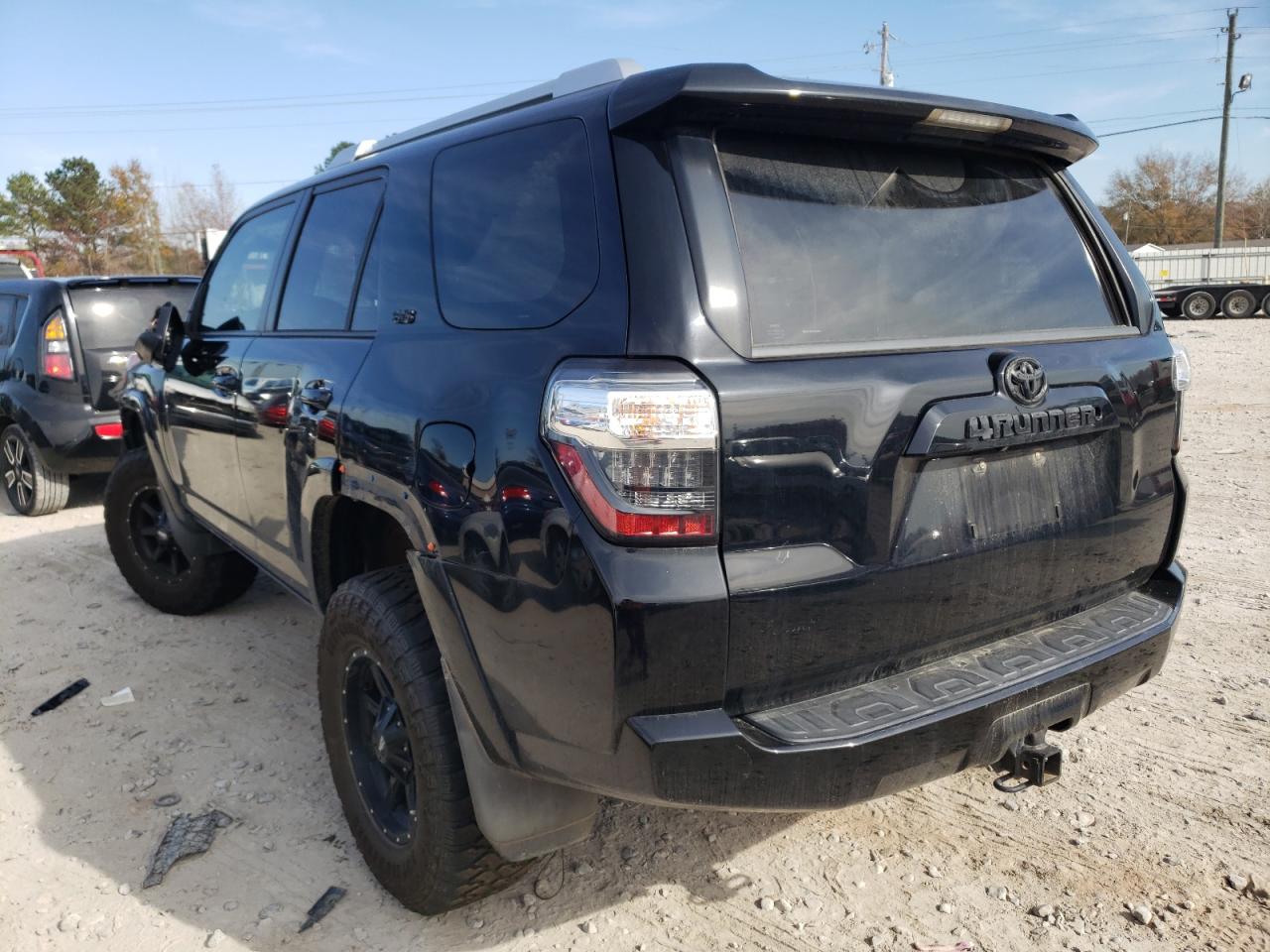 Photo 3 from auction – 2014 TOYOTA 4RUNNER SR with VIN JTEBU5JR9E5193648