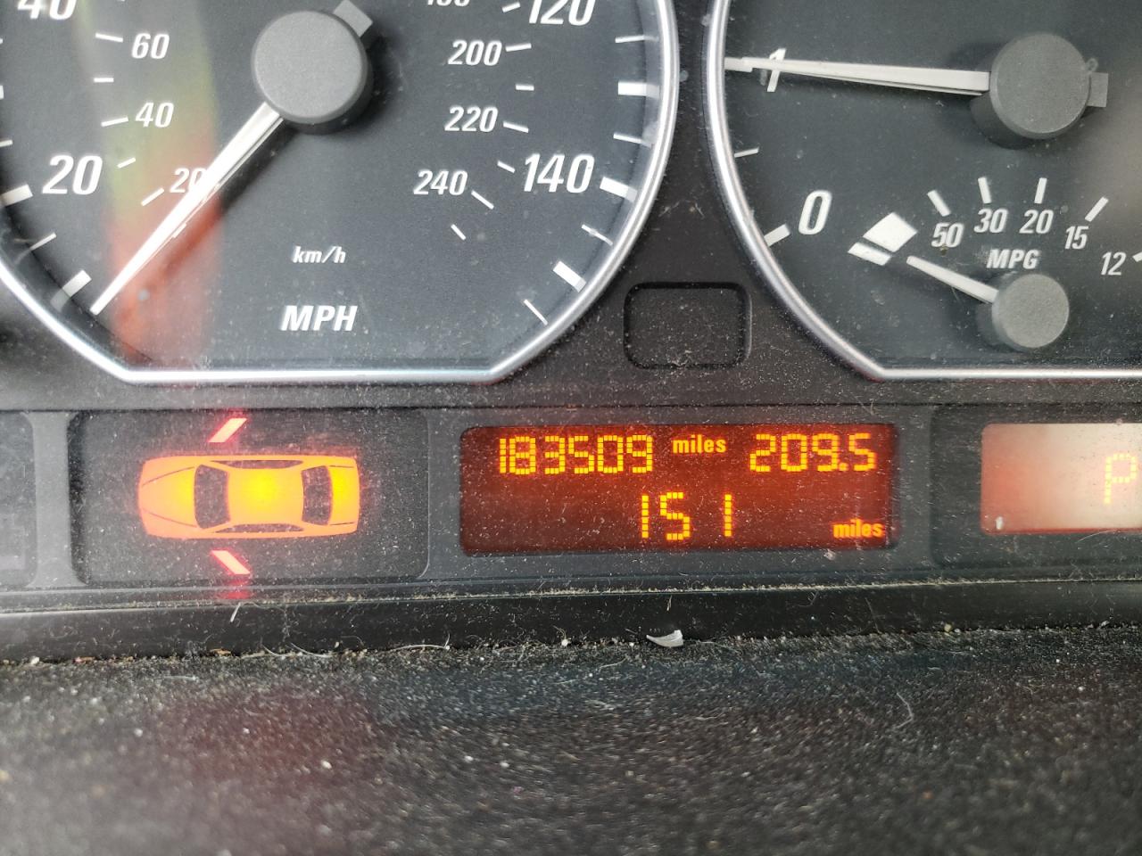 Photo 8 from auction – 2005 BMW 330 CI with VIN WBABW53465PL51008