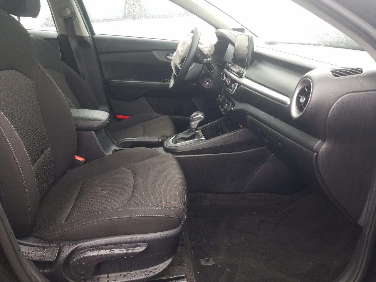 Photo 5 from auction – 2019 KIA FORTE FE with VIN 3KPF24AD1KE119473