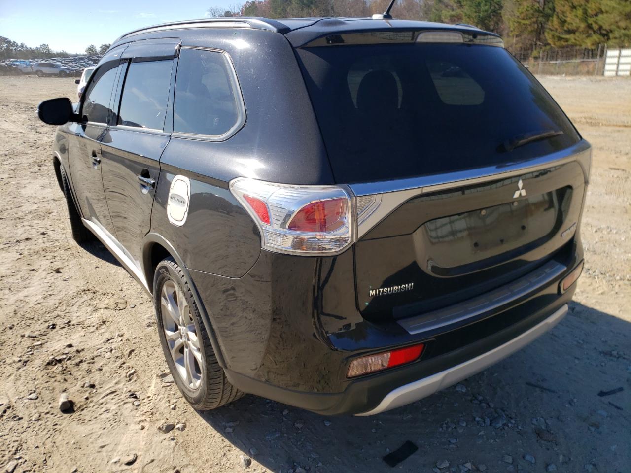 Photo 3 from auction – 2015 MITSUBISHI OUTLANDER with VIN JA4AZ3A32FZ000200