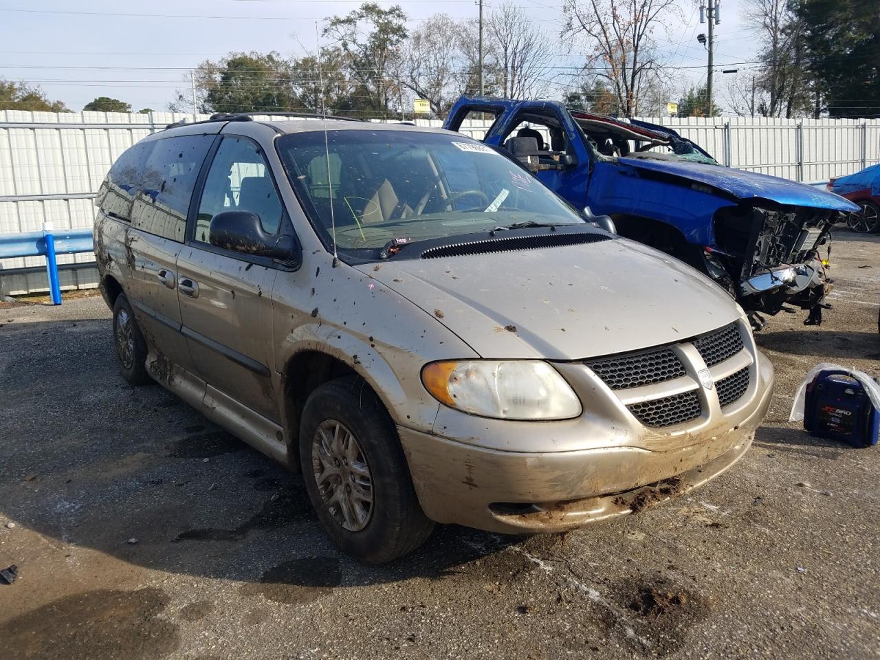DODGE GRAND CARA 2002 with VIN 2B4GP44342R758287 - Photo from auction