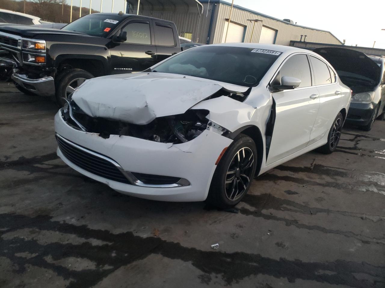 Photo 2 from auction – 2015 CHRYSLER 200 LIMITE with VIN 1C3CCCAB1FN688578