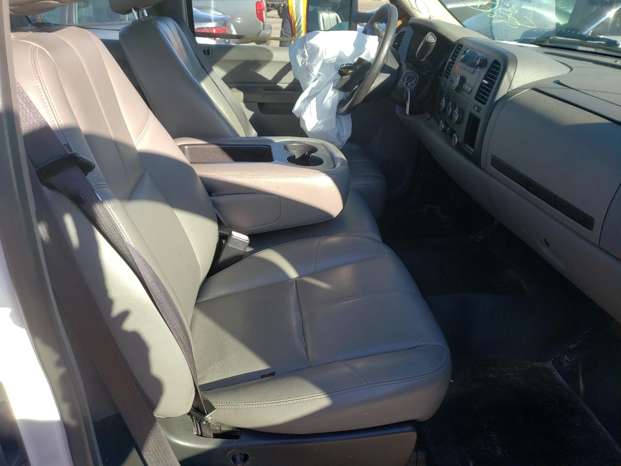 Photo 5 from auction – 2010 CHEVROLET SILVERADO with VIN 1GCSCPEA3AZ286983
