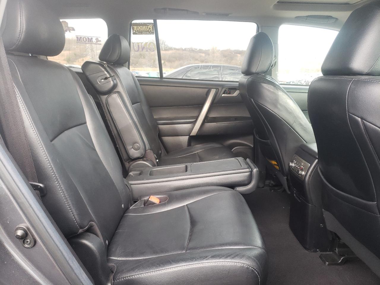 Photo 6 from auction – 2011 TOYOTA HIGHLANDER with VIN 5TDBK3EH1BS088317
