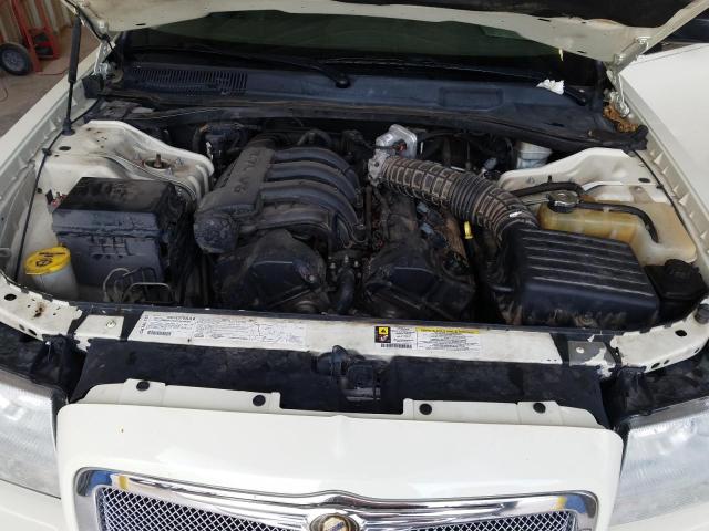 Photo 7 from auction – 2008 CHRYSLER 300 LX with VIN 2C3KA43R98H242238