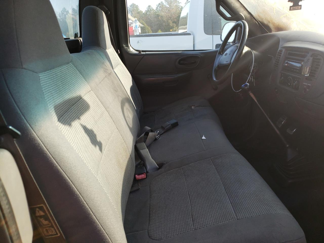 Photo 5 from auction – 2002 FORD F150 with VIN 1FTRF17292NA86949