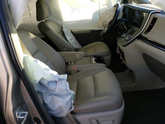 Photo 5 from auction – 2017 TOYOTA SIENNA XLE with VIN 5TDYZ3DC3HS864533