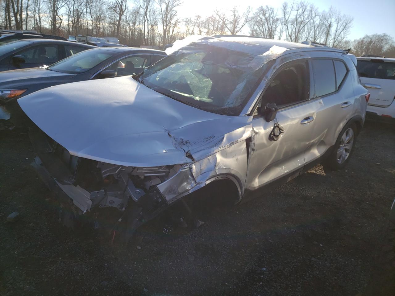 Photo 2 from auction – 2019 VOLVO XC40 T5 MO with VIN YV4162UK3K2145838