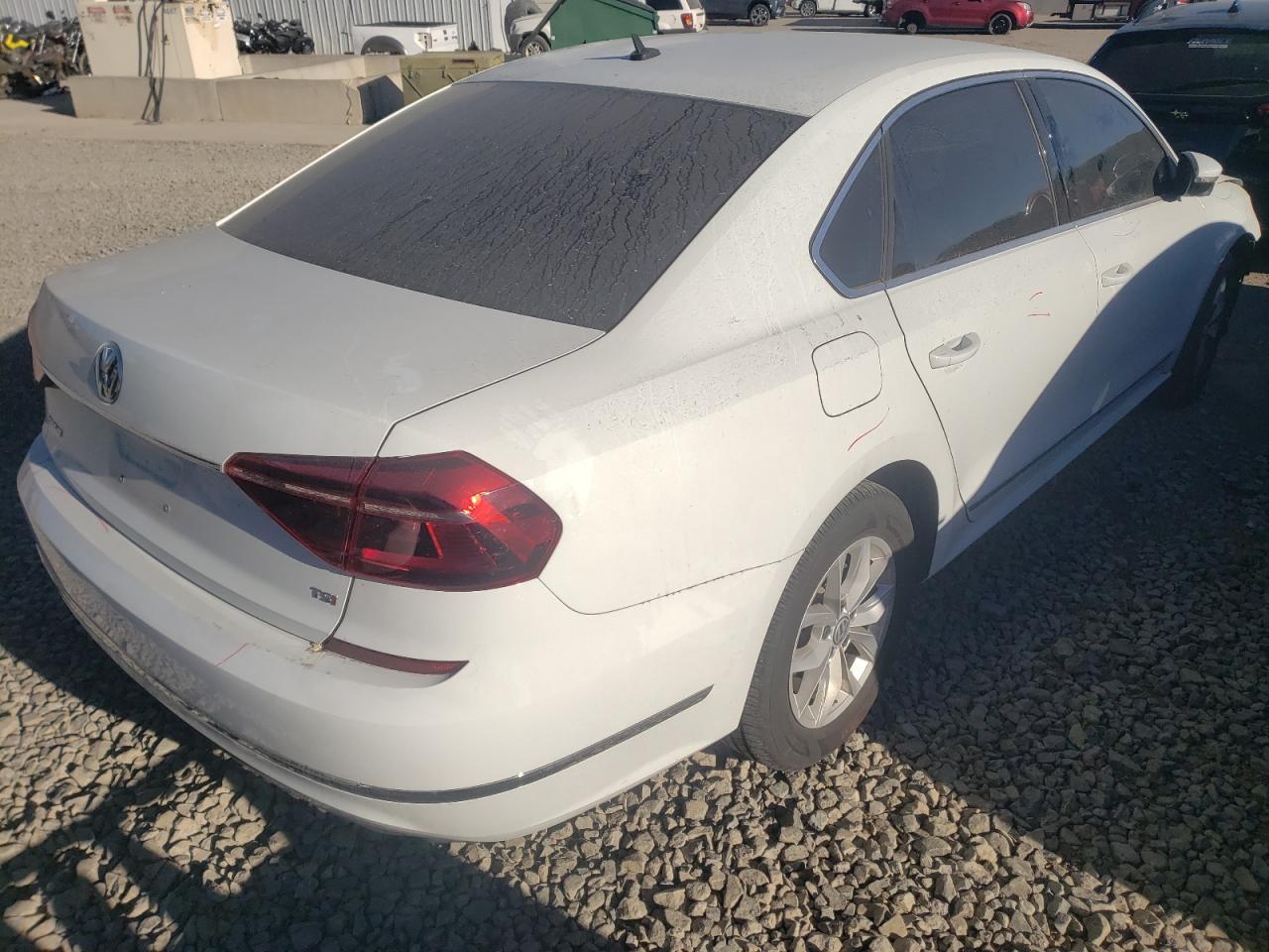 Photo 4 from auction – 2017 VOLKSWAGEN PASSAT S with VIN 1VWAT7A36HC006261