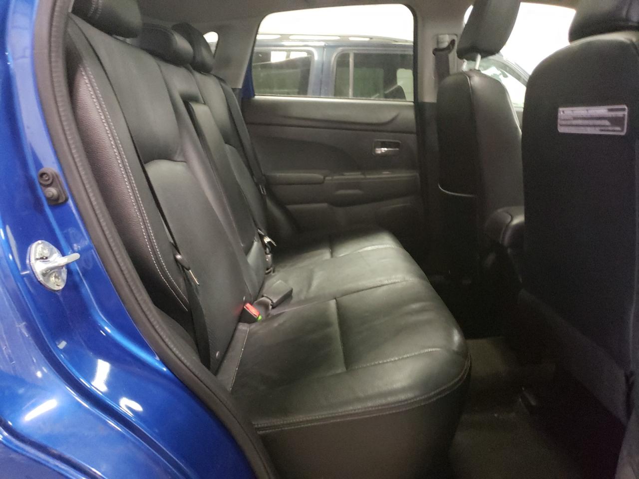 Photo 6 from auction – 2015 MITSUBISHI OUTLANDER with VIN 4A4AR4AU5FE005783