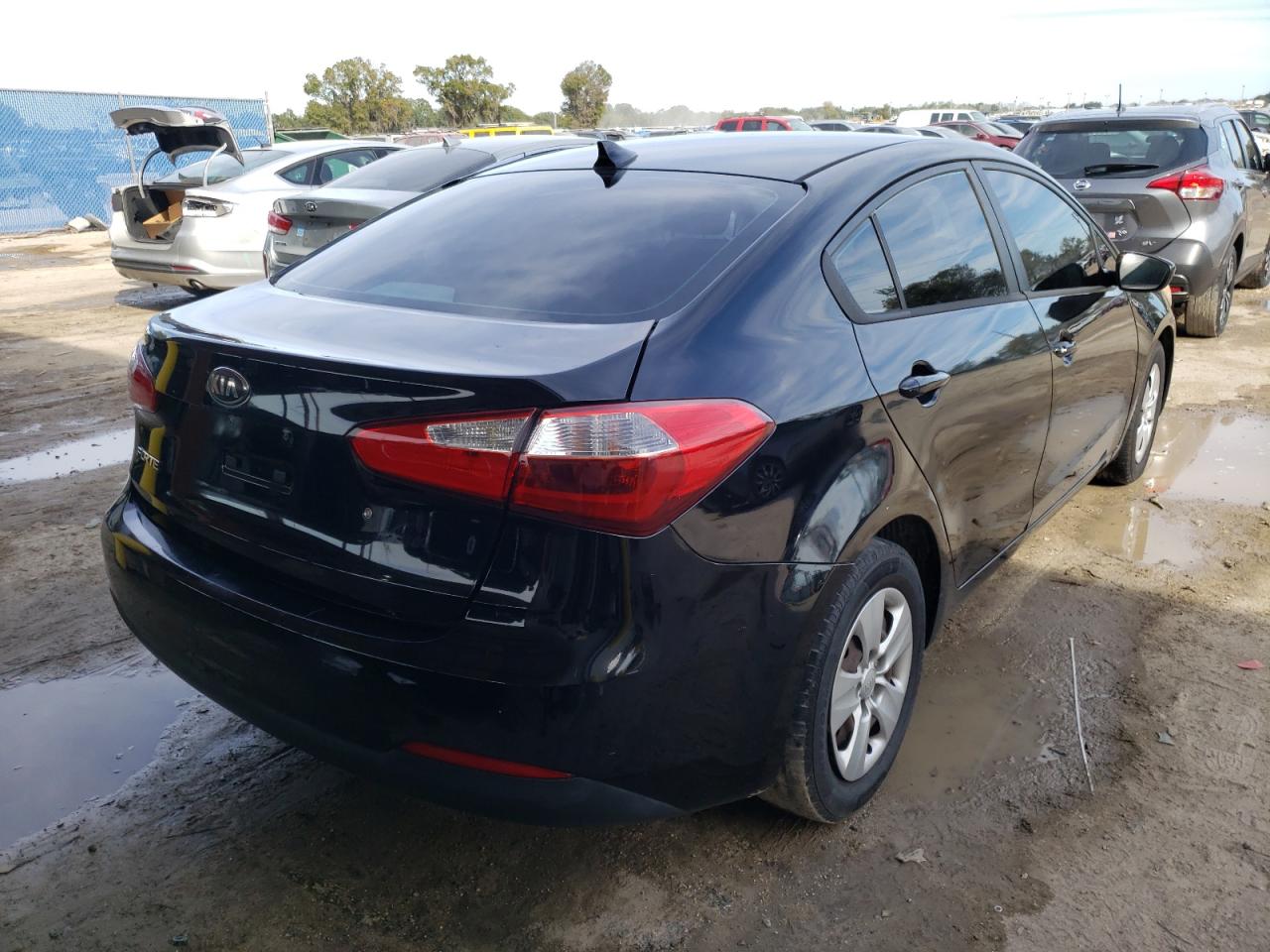 Photo 4 from auction – 2014 KIA FORTE LX with VIN KNAFK4A69E5057674