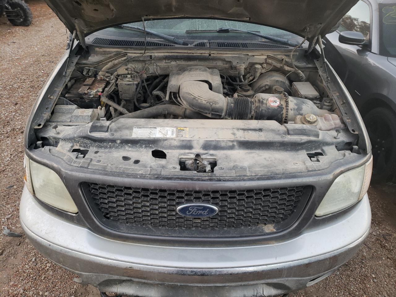 Photo 7 from auction – 2002 FORD F150 with VIN 1FTRX18W12NA72350