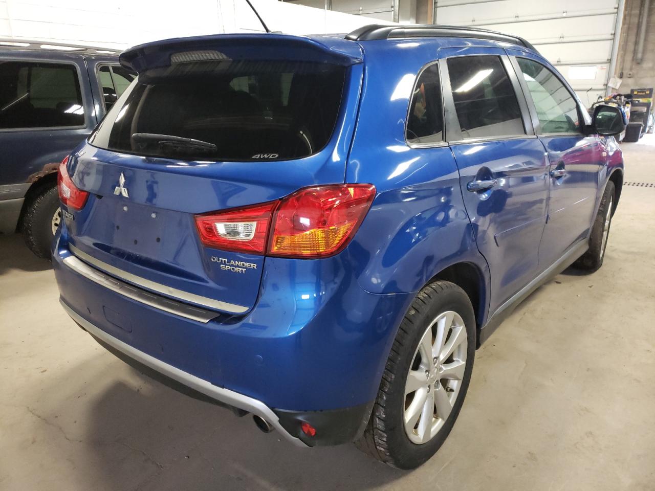 Photo 4 from auction – 2015 MITSUBISHI OUTLANDER with VIN 4A4AR4AU5FE005783