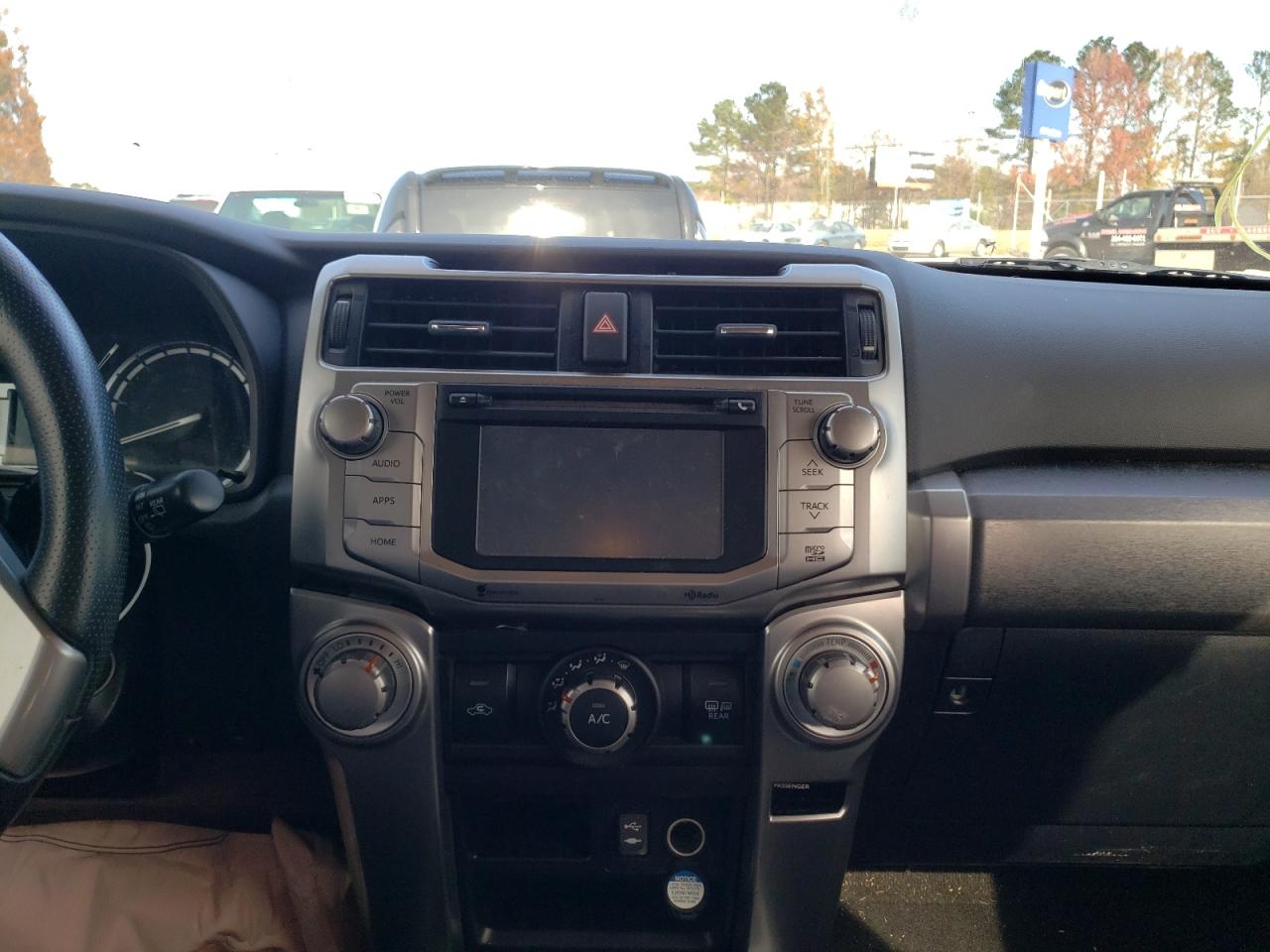 Photo 9 from auction – 2014 TOYOTA 4RUNNER SR with VIN JTEBU5JR9E5193648