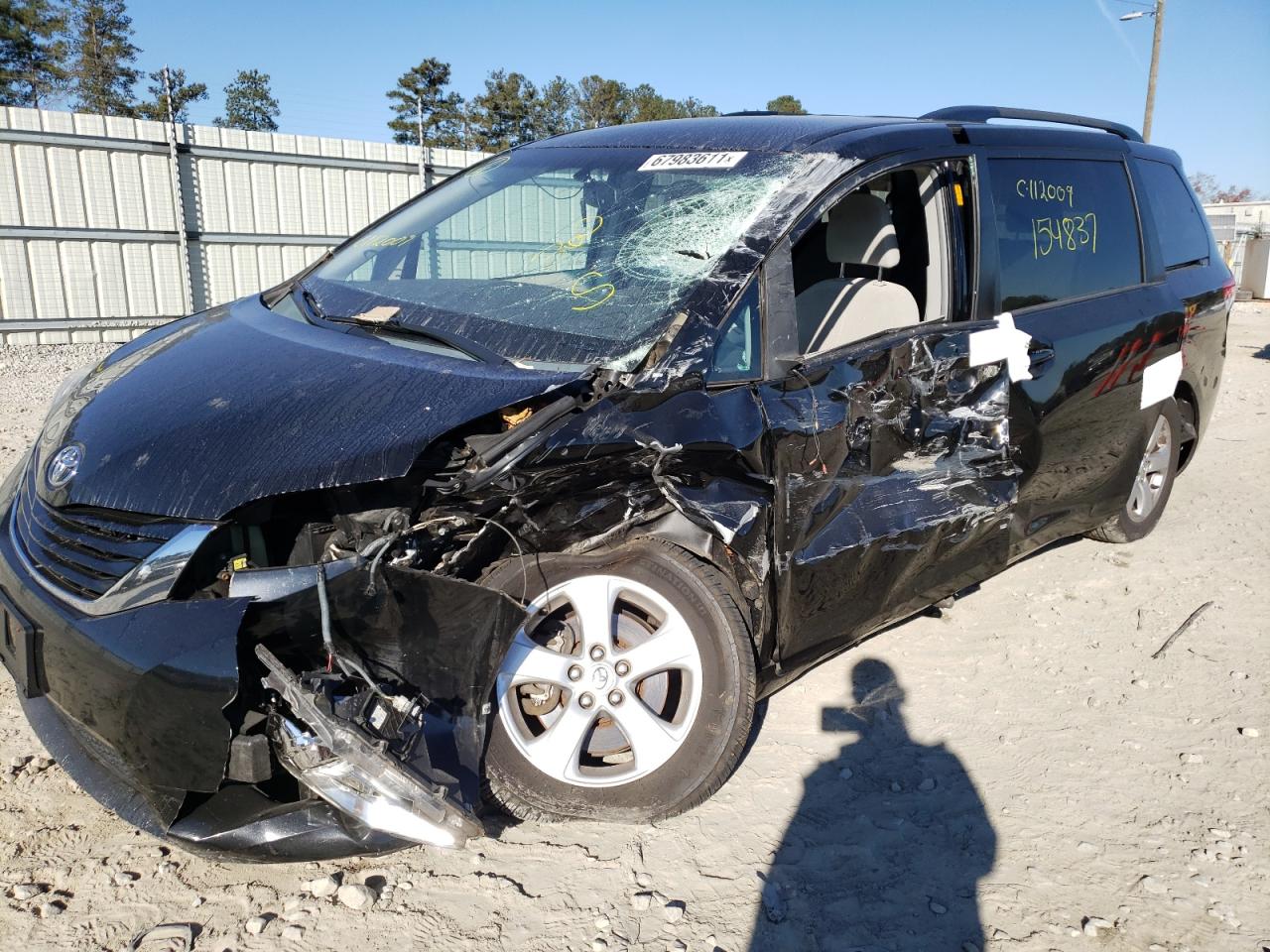 Photo 9 from auction – 2014 TOYOTA SIENNA LE with VIN 5TDKK3DC1ES488971