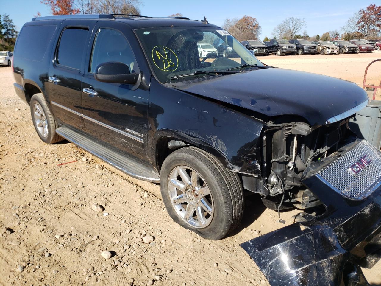 GMC YUKON XL D 2011 with VIN 1GKS2MEF8BR380778 - Photo from auction