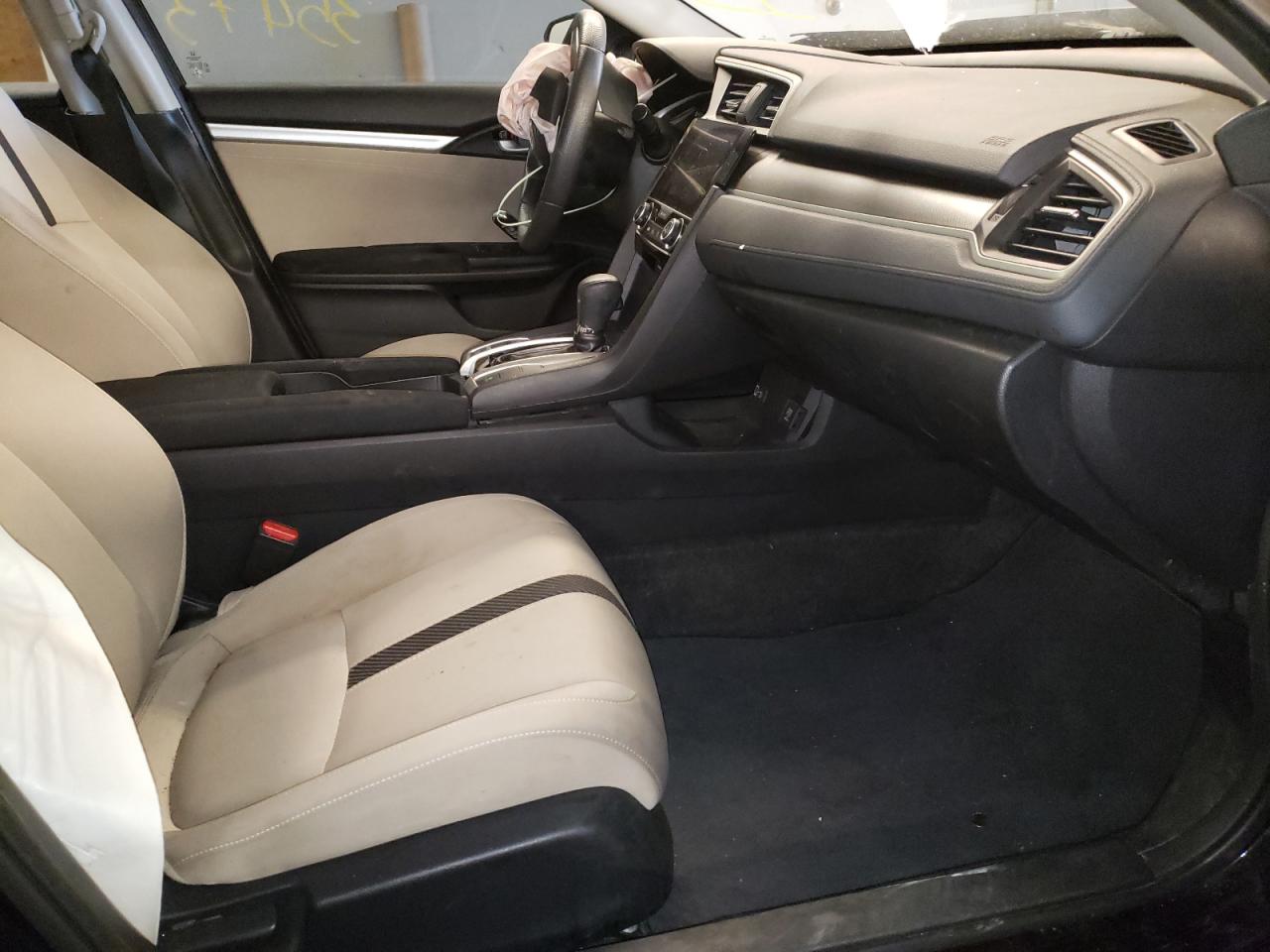 Photo 5 from auction – 2017 HONDA CIVIC with VIN 19XFC2F72HE033635