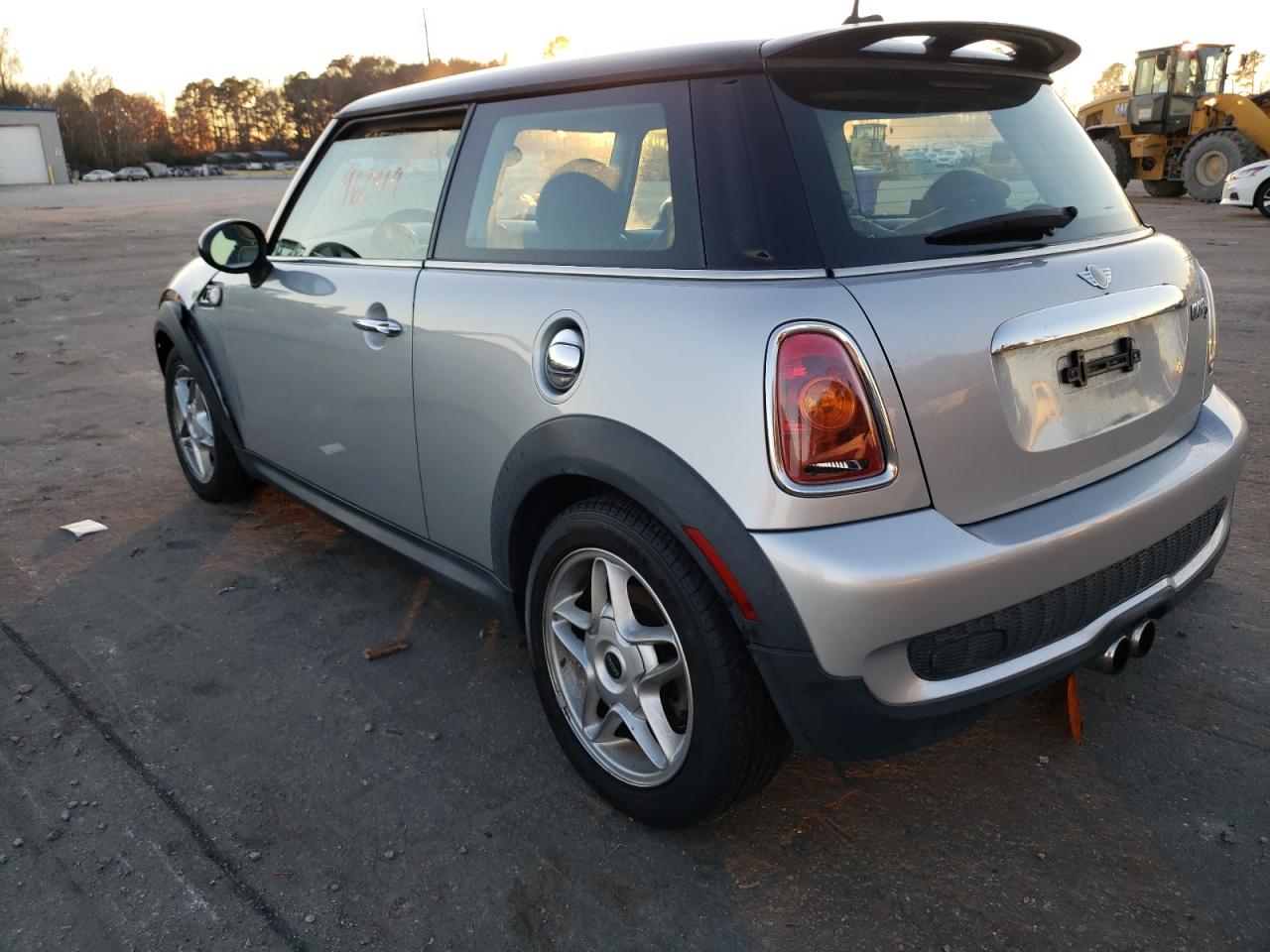 Photo 3 from auction – 2007 MINI COOPER S with VIN WMWMF73557TL87831